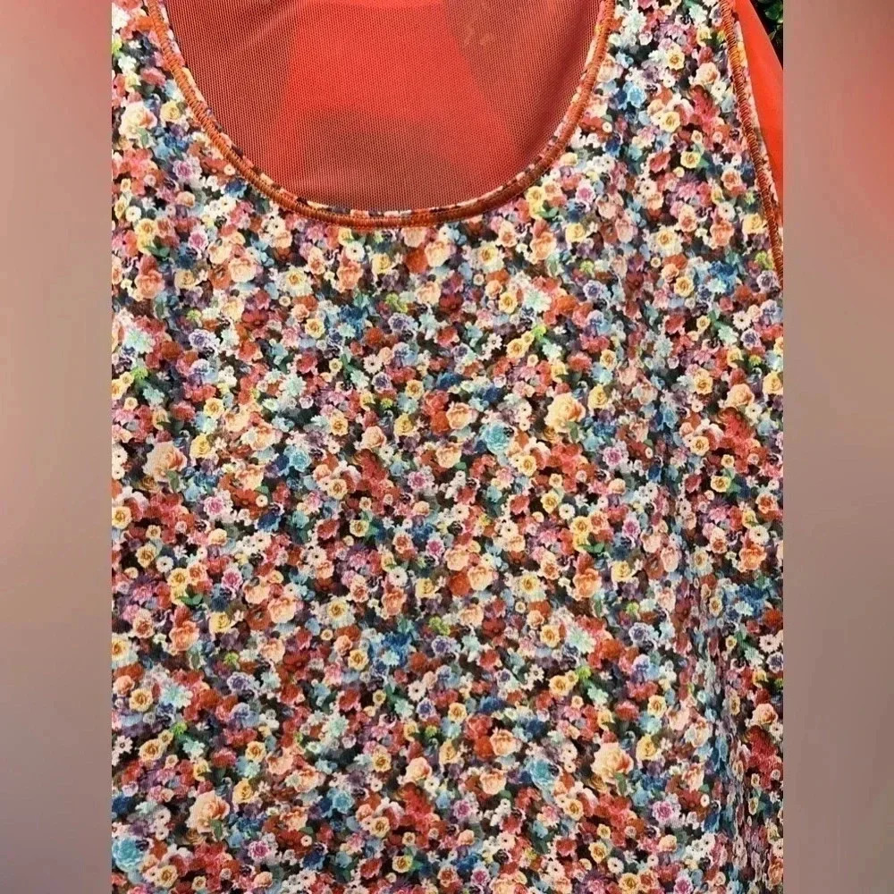 Lululemon Mesh With Me Tank - size 8 - Picture 4 of 8